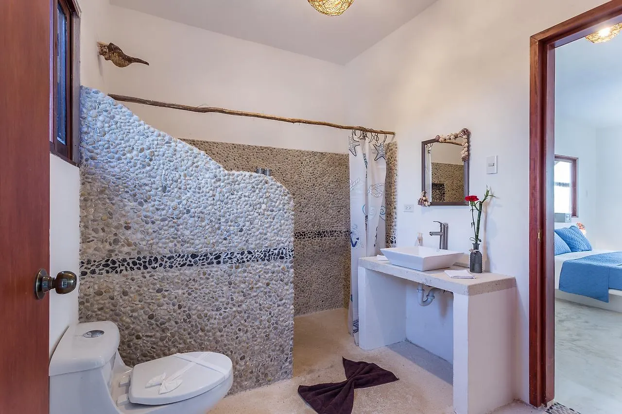 Casa Libelula Beach Front 호텔 홀박스아일랜드 0*,  멕시코